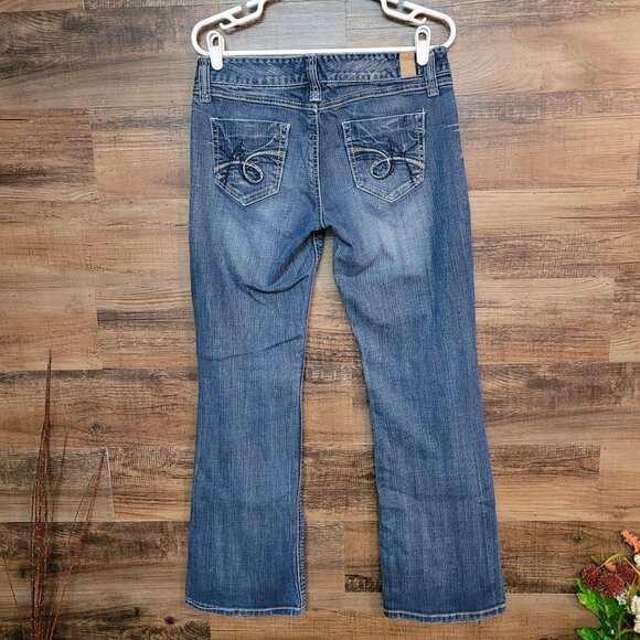 Maurices Jeans Size 10 Bootcut Low Rise Thick Stitch Medium Dark Wash Denim - Picture 2 of 10
